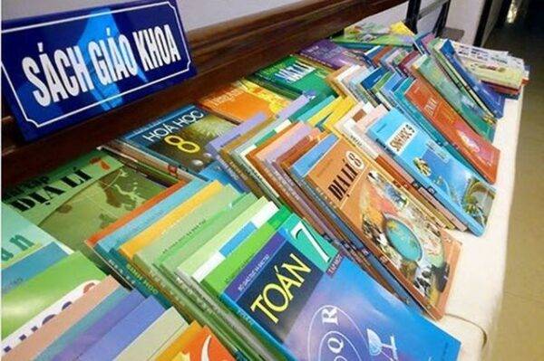 Bộ Tài chính lên tiếng việc tăng giá sách giáo khoa năm 2019