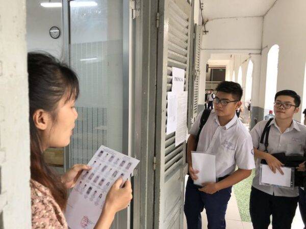 7.206 thí sinh bỏ thi các môn khoa học tự nhiên, ngoại ngữ