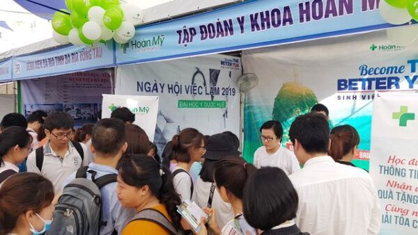 Lương khởi điểm cả chục triệu đồng, nhân lực Y Dược vẫn thiếu