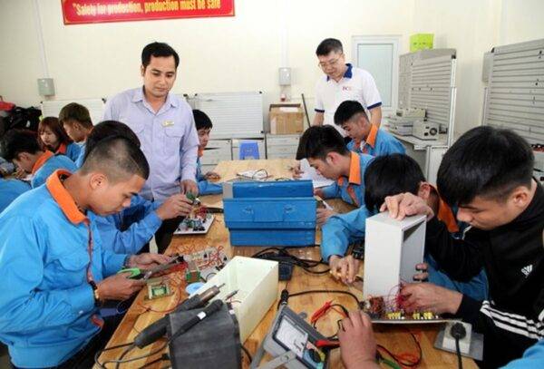 Tiến sĩ Phan Chính Thức nêu 7 hướng tiếp cận để phát triển giáo dục nghề nghiệp.