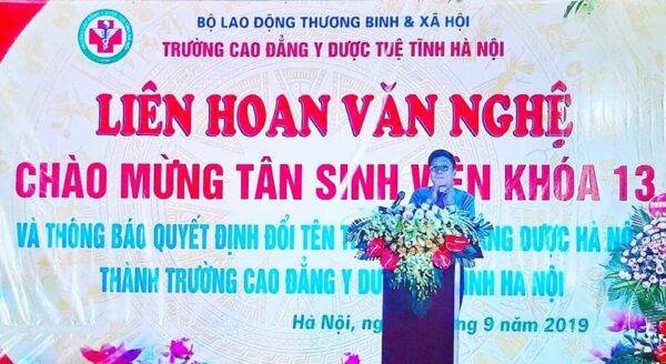 Lời chào mừng của thầy hiệu trưởng gửi tới các em sinh viên nhân ngày khai trường