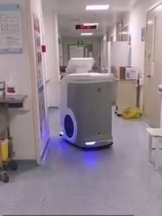 Trung Quốc sử dụng robot để khử trùng và chăm sóc bệnh nhân nhiễm nCoV