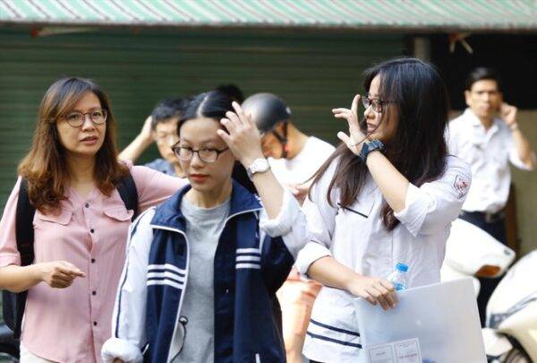 Bộ GD-ĐT: sẽ công bố đề thi minh họa – Lùi lịch thi THPT quốc gia 2020