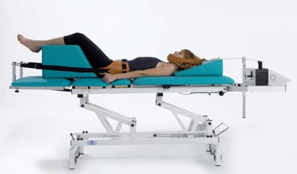 Phục hồi chức năng bằng máy kéo giãn cột sống