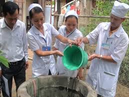 Người dân cần chủ động bảo vệ sức khỏe trong và sau lũ