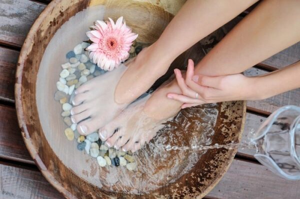 Cách ngâm chân đúng và tốt nhất