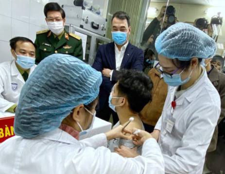 72 giờ sau tiêm thử vaccine COVID-19, sức khỏe tình nguyện viên hiện ra sao?