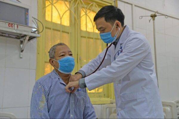 Bệnh thường gặp người cao tuổi mùa nắng nóng