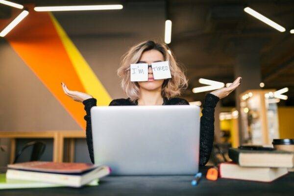 4 cách bảo vệ đôi mắt cho các sĩ tử cận kề mùa thi